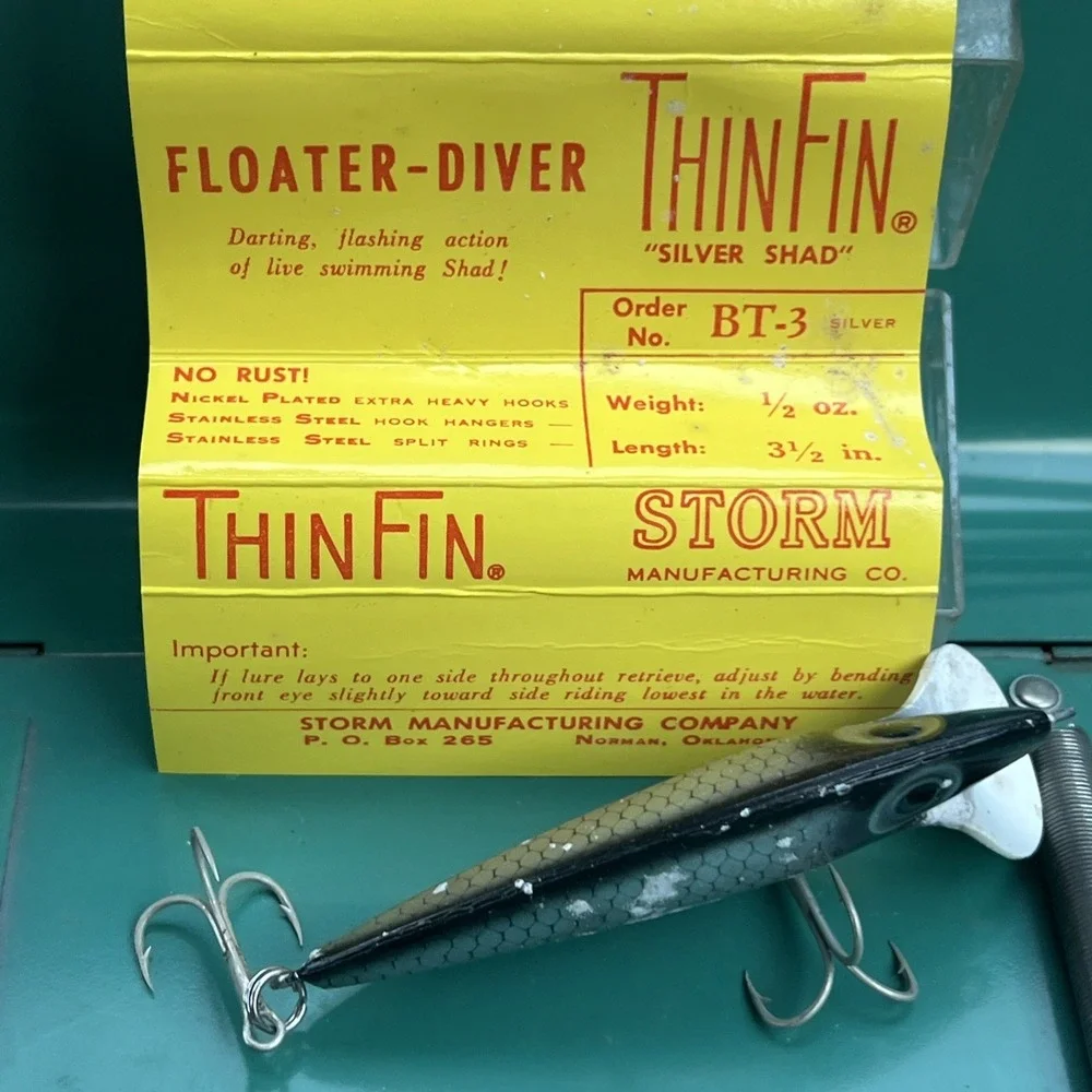 Vintage New Storm THIN FIN Fishing Lure Floater Diver Fish Bait Silver Shad BT-3
